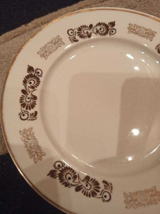 Тарелки белые с узором СССР