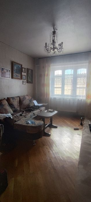 Окремий Будинок, ЦЕНТР.