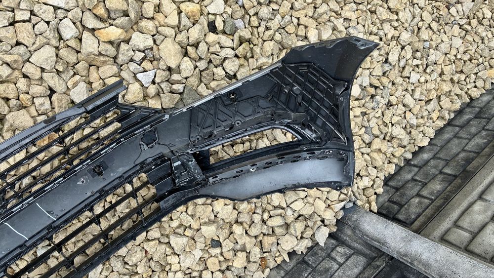 Zderzak przedni HIGHLINE 4xPDC LR7H VW Passat B8 3G 14- przedlift 3G0