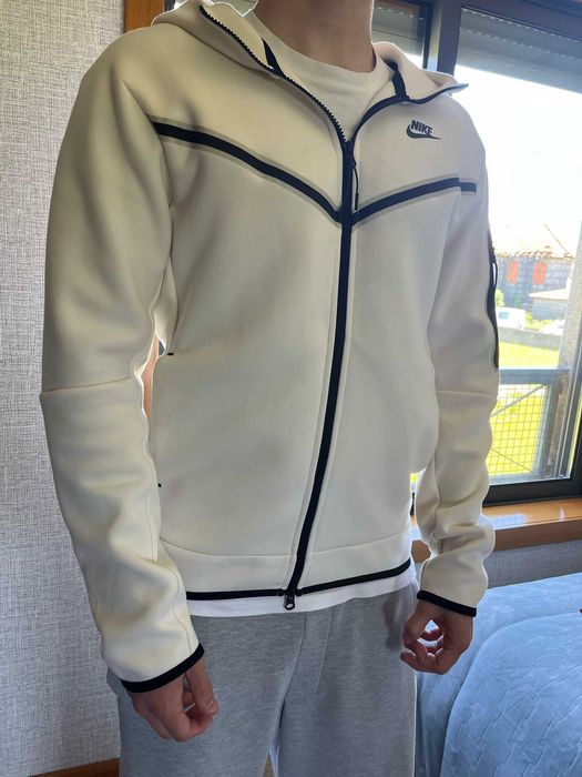 Casaco Nike Tech Fleece