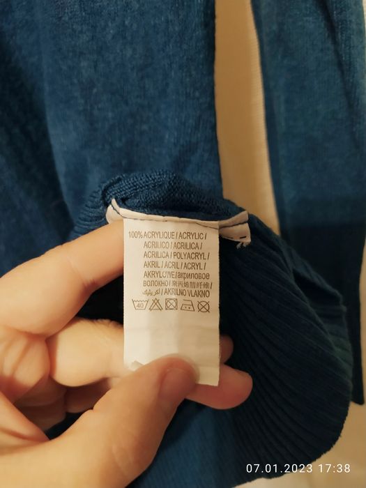 Кофта красива, тепла