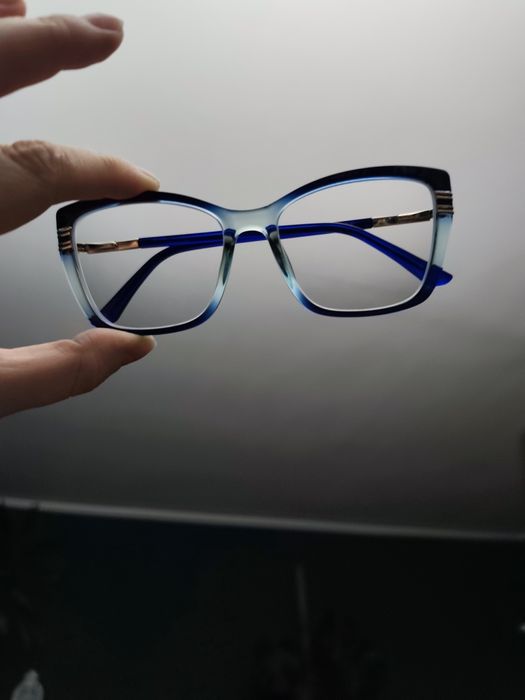 Oprawki, okulary korekcyjne.