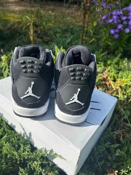 Air Jordan 4 Retro White Thunder r.44