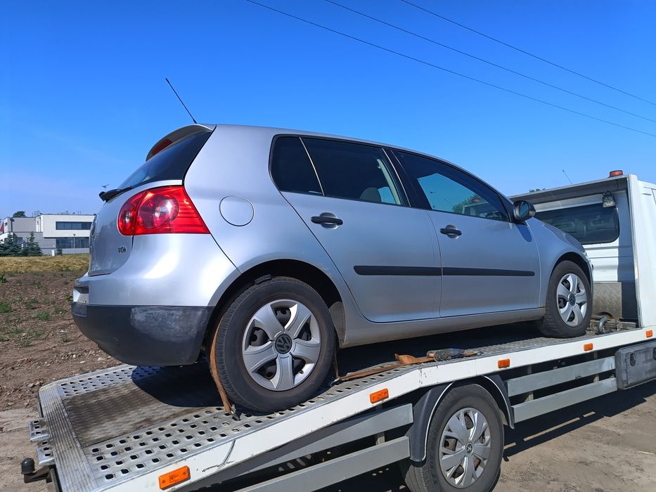 Volkswagen Golf 5 na części kolor la7w