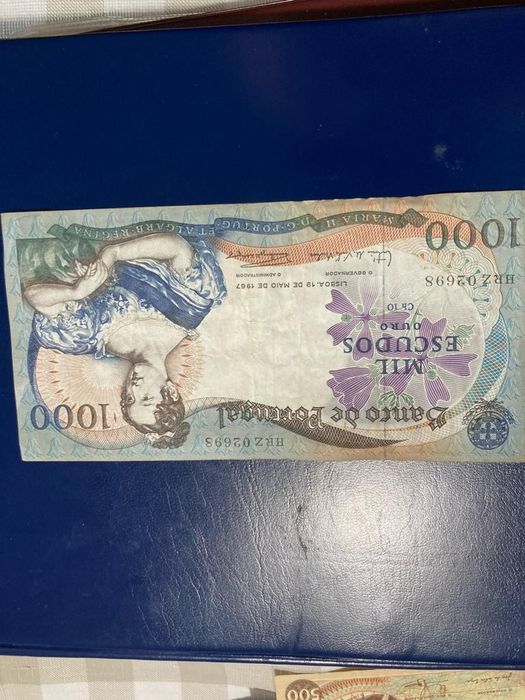 Duas notas de 1000$00