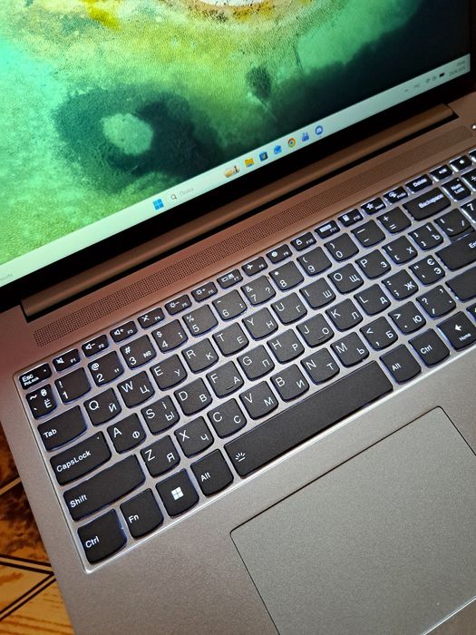 Lenovo ideapad Slim 5 16IAH8