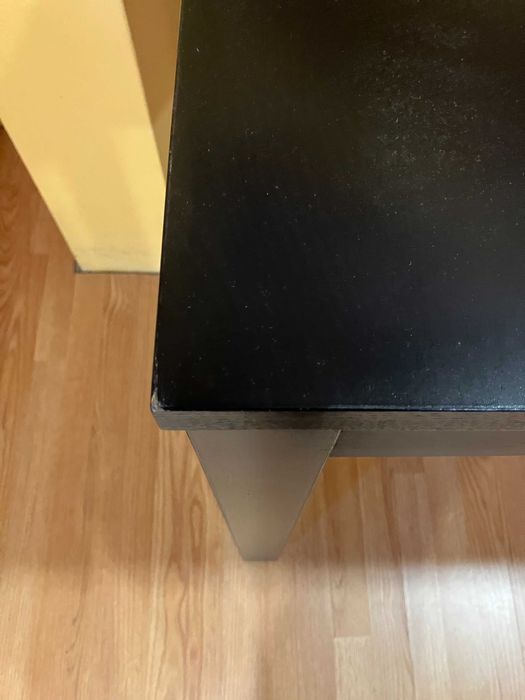 Mesa quadrada e alta preta IKEA