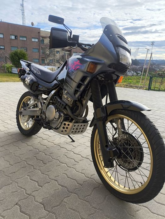 Honda NX650 Dominator (RD02)