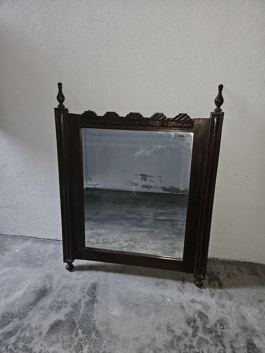 Vendo espelho  em madeira