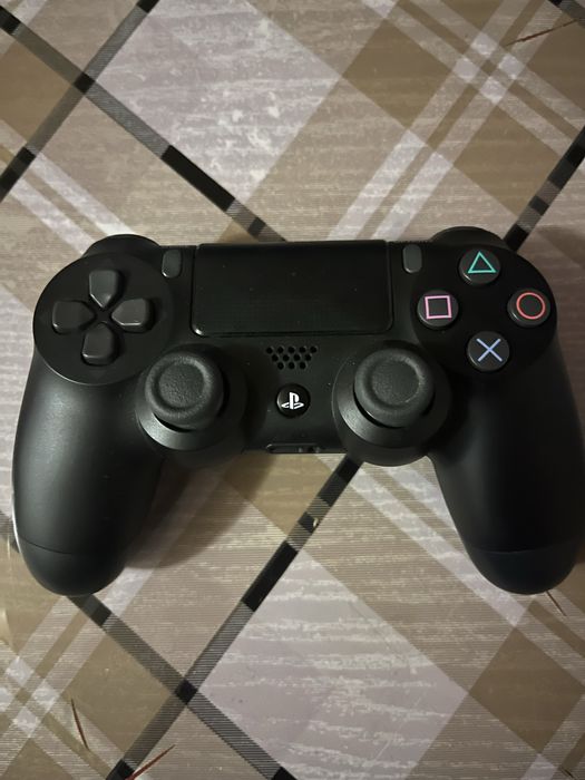 пс4 слим на 1 тб с двумя джойстиками