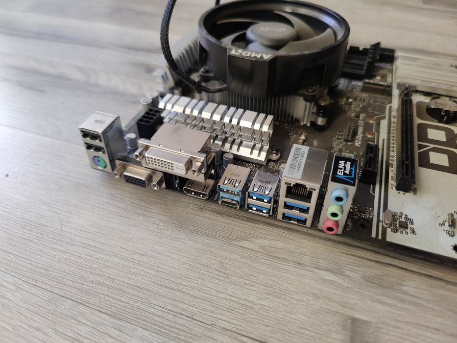 Материнська плата ASRock x370 (sAM4, AMD X370, PCI-Ex16) OEM