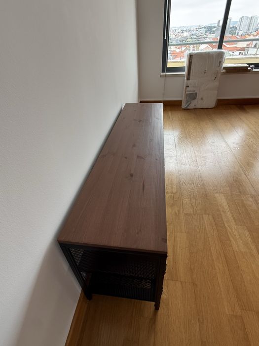 Móvel de TV / Consola Industrial IKEA FJÄLLBO (Excelente Estado)