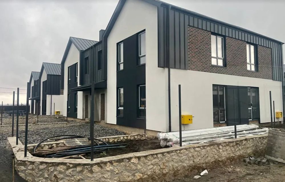 Продаж дуплекса у с.Петриків