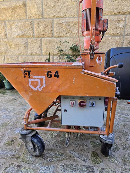 Máquina de projetar trifásica