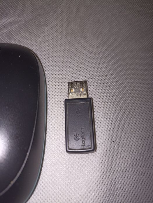 Продам безпроводную клавиатуру Logitech k240 комплект