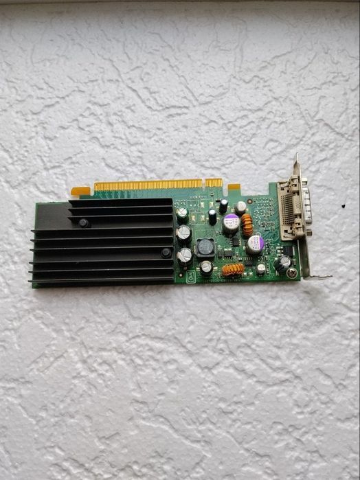Рабочая видеокарта HP NVIDIA GeForce 8400 GS 256MB (пассивное охлаждение)