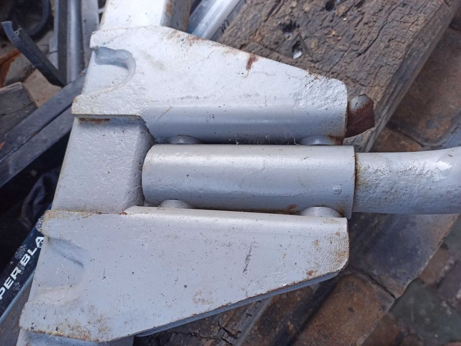 Фаркоп для Subaru Libero