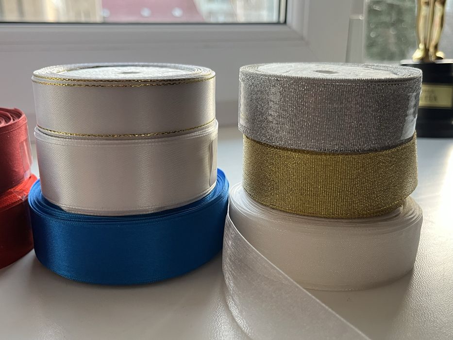 Атласна стрічка, органза, парча 2,5 см