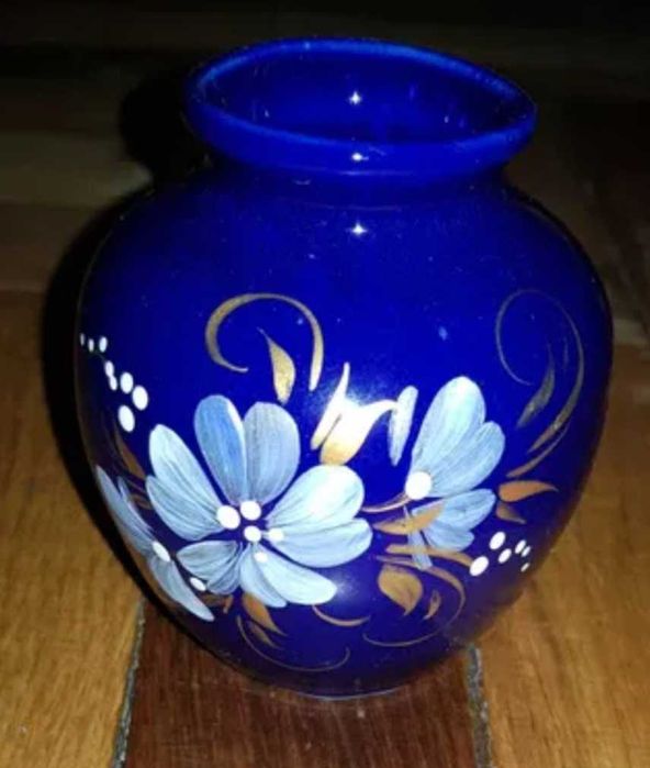 Продам фарфоровую вазочку ручной росписи