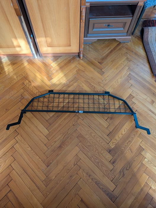 Hyundai kona решітка між багажником і салоном