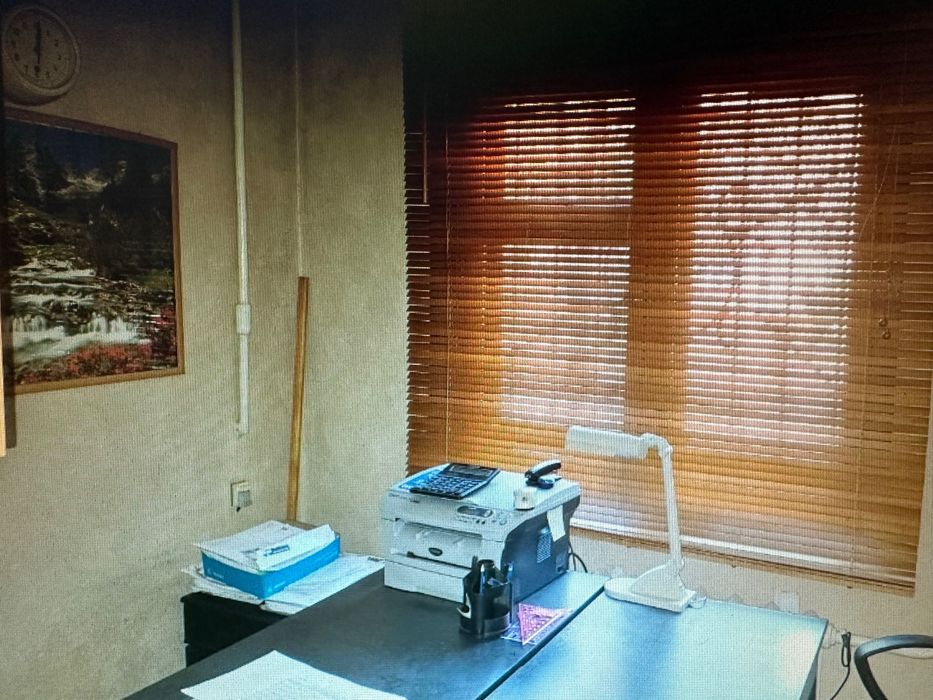 Отличный вариант для бизнеса 30.3 м 2 кабинета фасадный вход