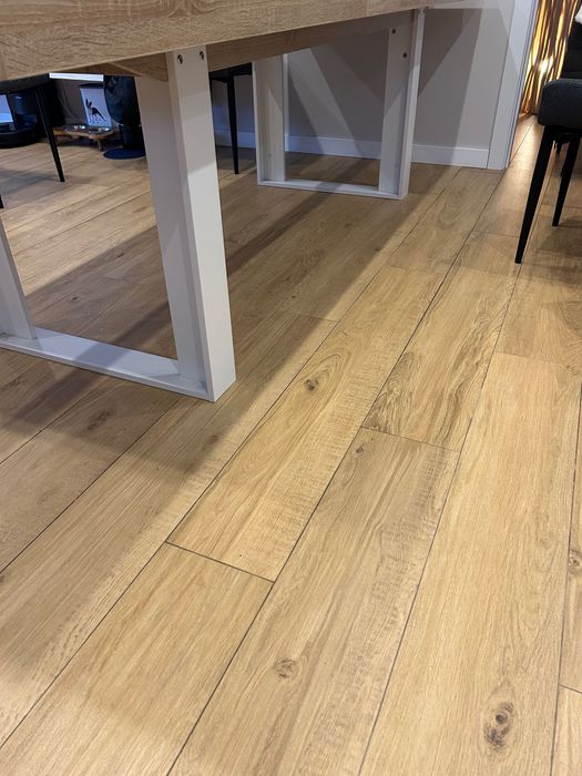 Vendo mesa com conjunto 7cadeiras