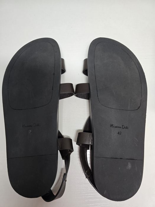 Продам сандалі Massimo Dutti