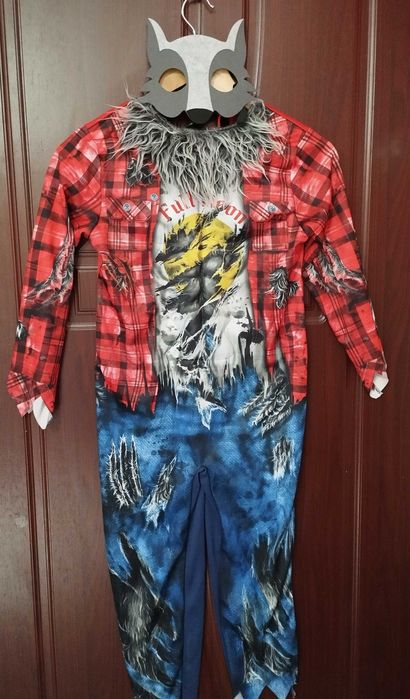 Костюм вовка вовкулаки перевертня об'ємні м'язи  7-8 років з маскою
