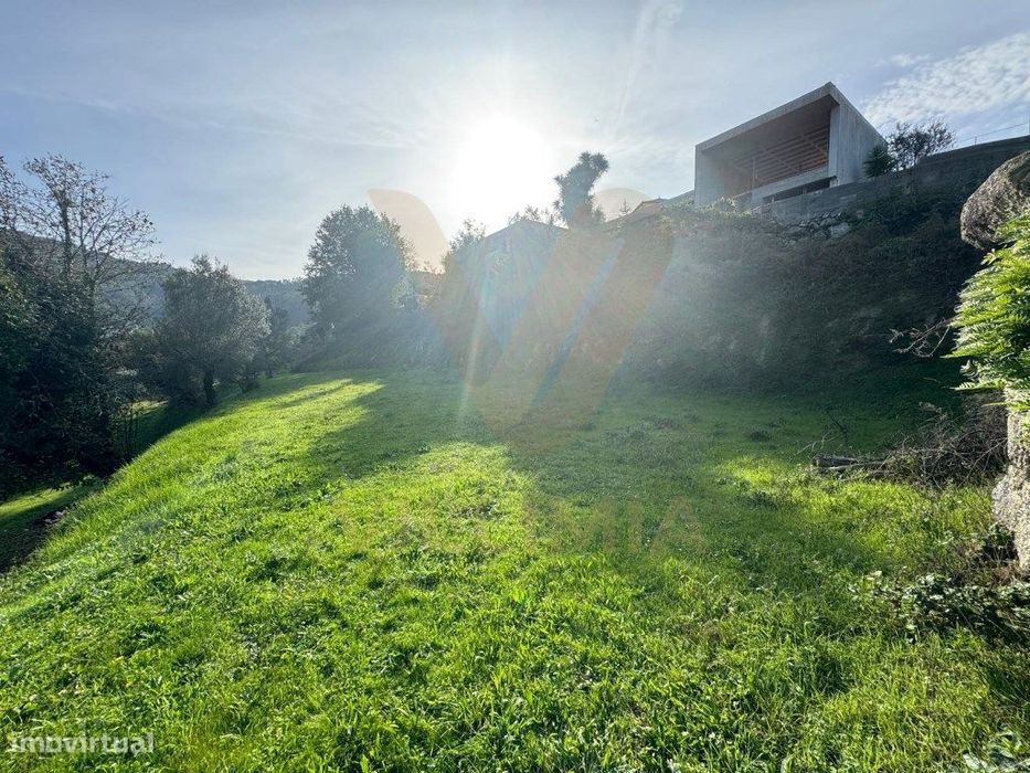 Terreno 2067m² c/Projeto Aprovado - Gondufe - Ponte de Lima