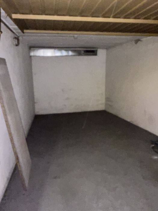 Garagem Fechada (debaixo da Clini Fatima/Pingo Doce )