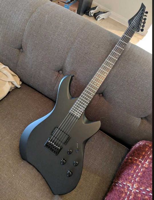 Rara Guitarra Line6 Shuriken VariaxSR250-Stevic MacKay-TwelveFootNinja