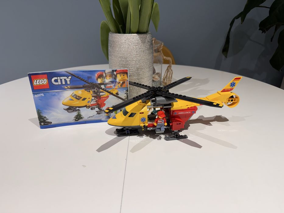 Zestaw Lego 60179 CITY Helikopter medyczny Kraków Podgórze