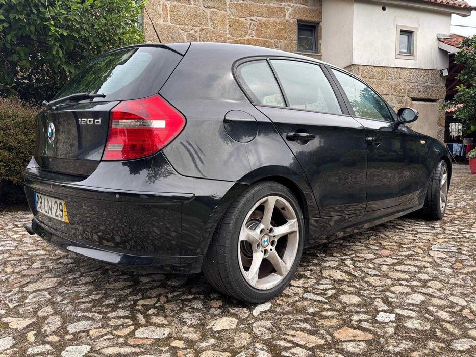 Automóvel BMW 120D