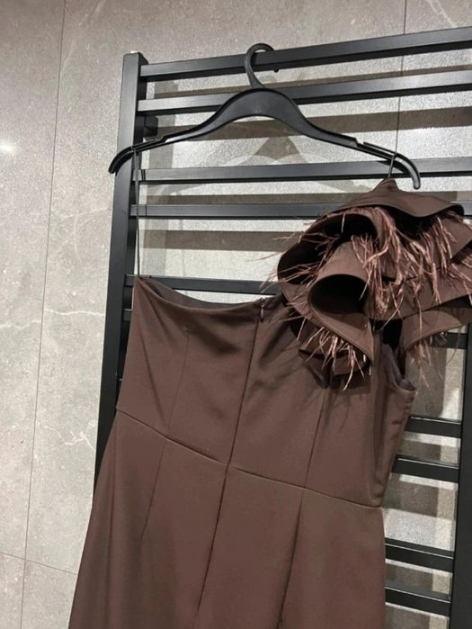 Sukienka Bicotone z piórkami