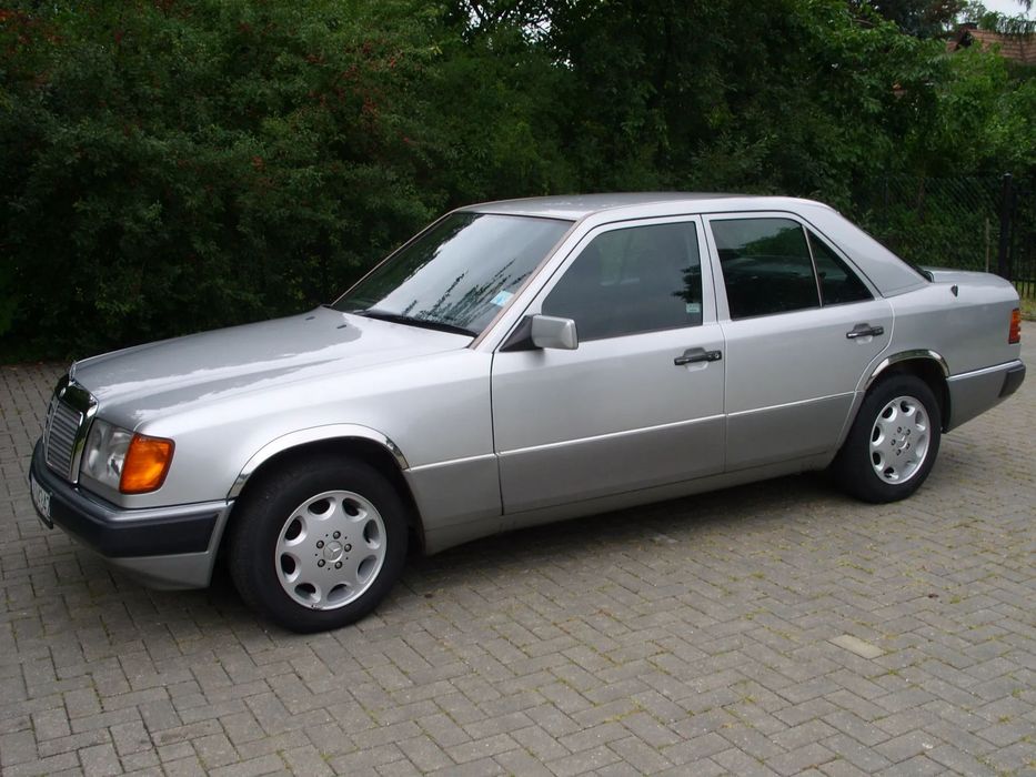Mercedes-Benz W124