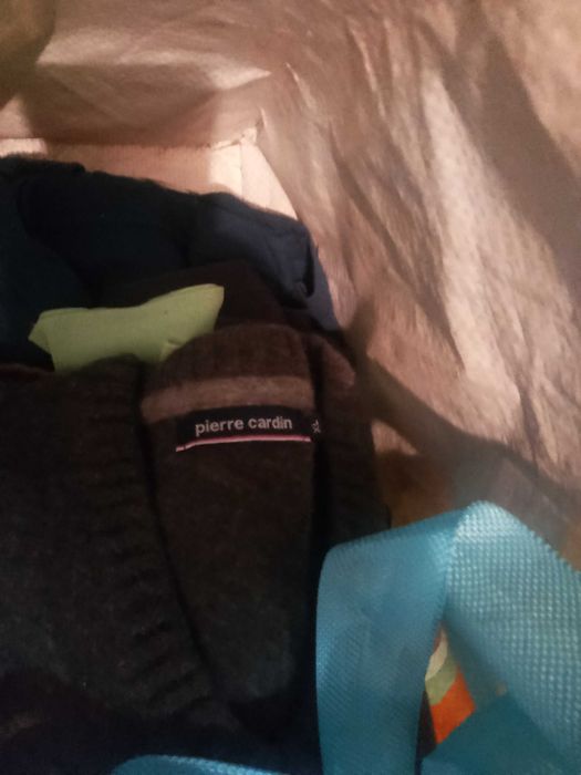 4 sacos cheios de roupa de homem tamanho L