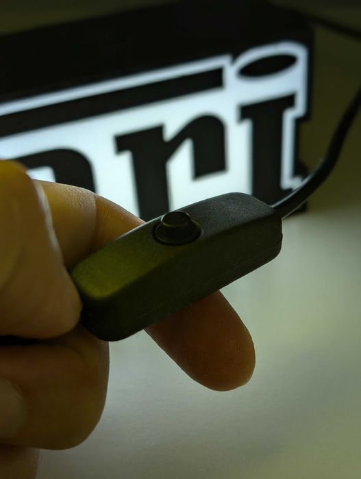 Candeeiro com logo da Ferrari para fãs da marca com luzes led e USB