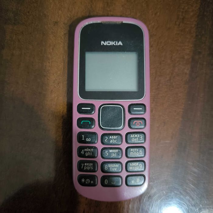 Кнопочные Телефоны и Планшет Nomi Ultra 4