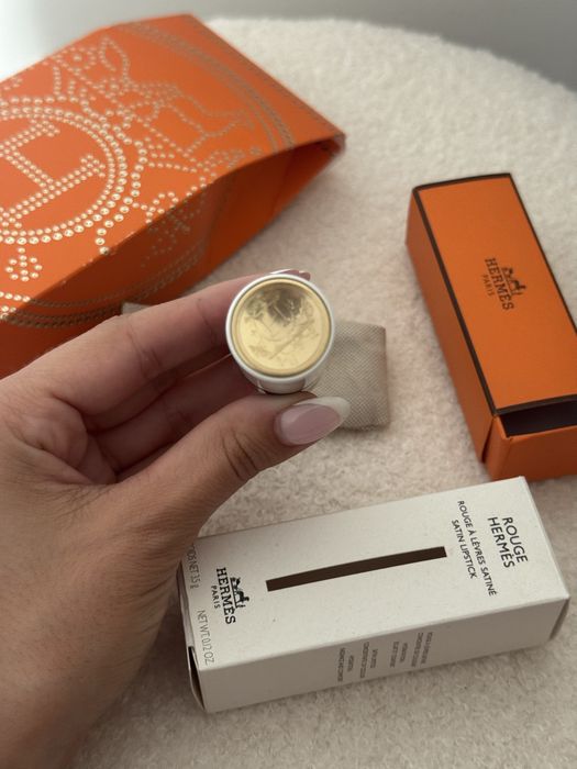 Сатиновая помада для губ Hermes  satin lipstick  Beige kalahari