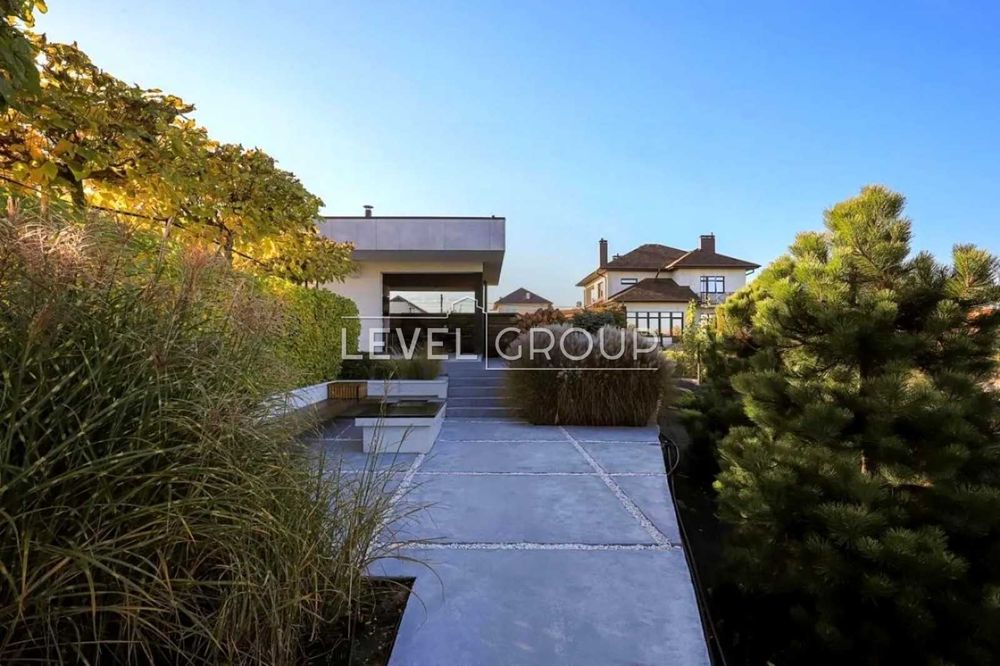 Продаж сучасного будинку з басейном та озером, 10 км від Києва,Осещина