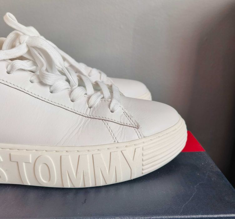 Sneakersy skórzane Tommy Jeans Hilfiger białe - r. 44