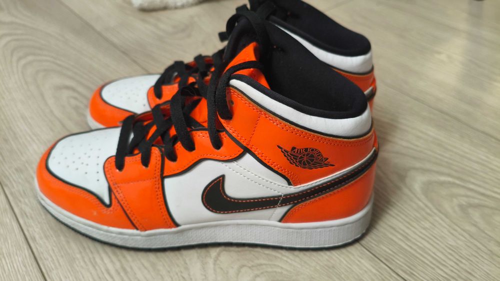 Buty Nike Air Jordan 1 Mid Orange