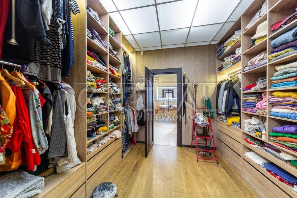 Здається в оренду будинок з каміном 400м2 в Білогородці 25 соток