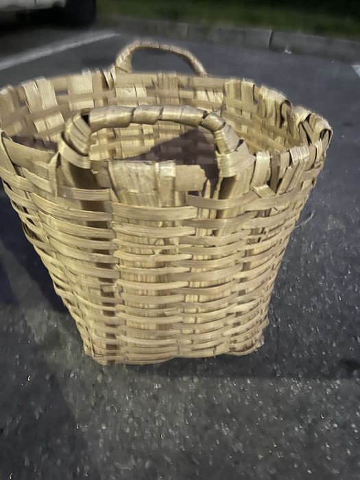 Vendo cestos de madeira castanho, tenho o grande,medio e pequeno