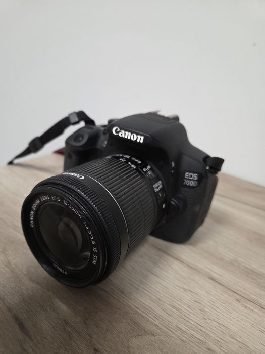 Aparat Canon EOS 700D