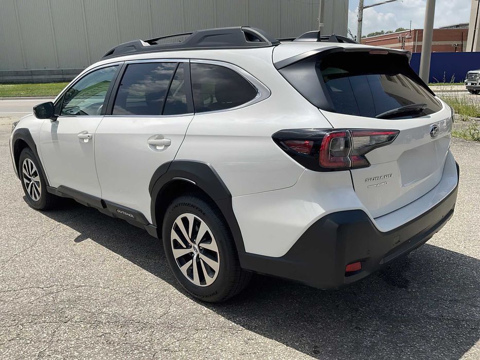 Subaru Outback      2024