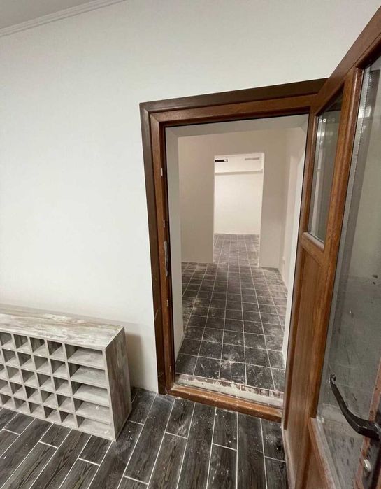 Продаж комерційного приміщення на Ближньому Замості