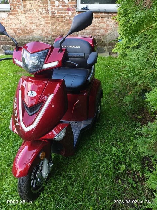 Skuter trójkołowy Fasti 3