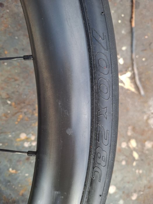 Tylne koło karbonowe Falcon 28' + opona Pirelli P Zero + kaseta SunRac