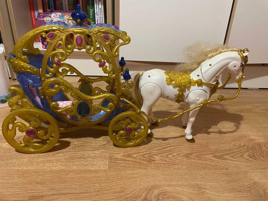 kareta  z koniem Barbie
